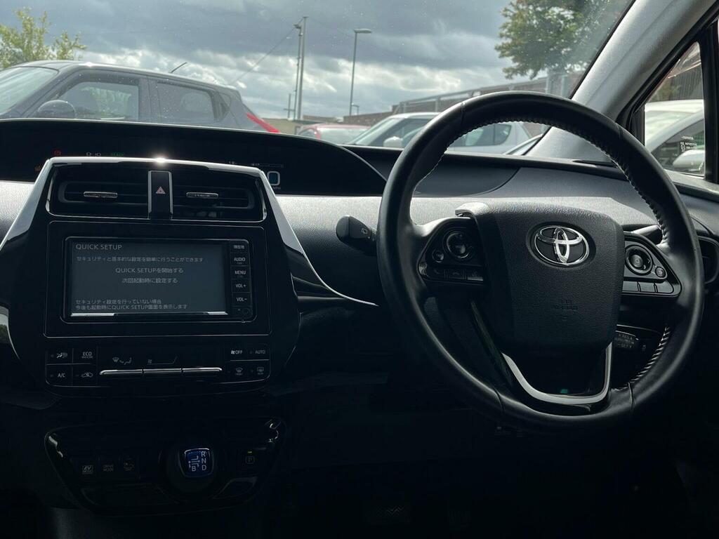 Toyota Prius Active White #20