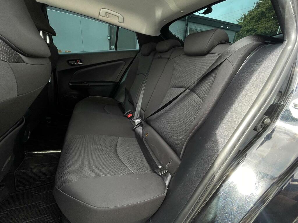 Toyota Prius Active White #14