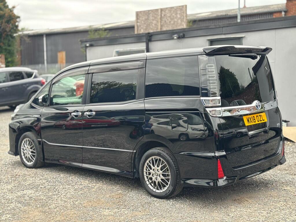 Toyota Voxy Mpv 1.8 Hybrid Cvt Euro 6 201818 Black #5
