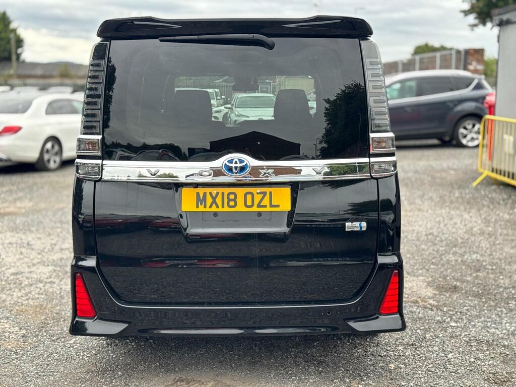 Toyota Voxy Mpv 1.8 Hybrid Cvt Euro 6 201818 Black #6