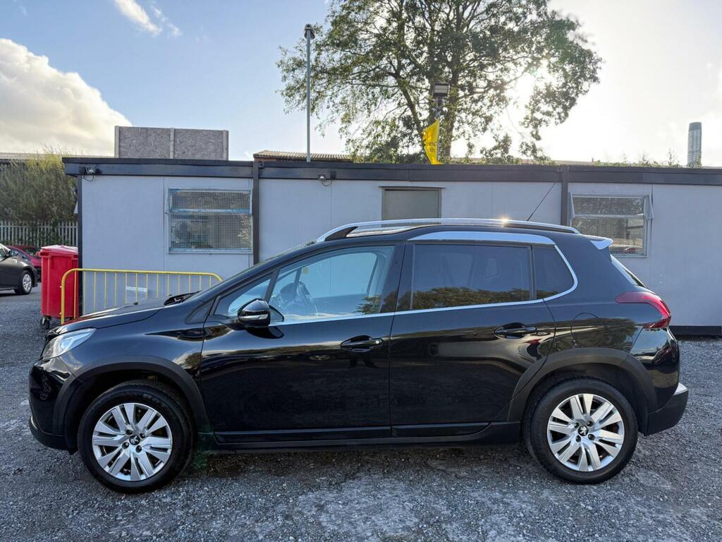 Peugeot 2008 1.2 Puretech Allure Euro 6 Black #4