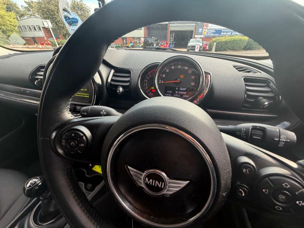 Mini Clubman Cooper Black Red #24