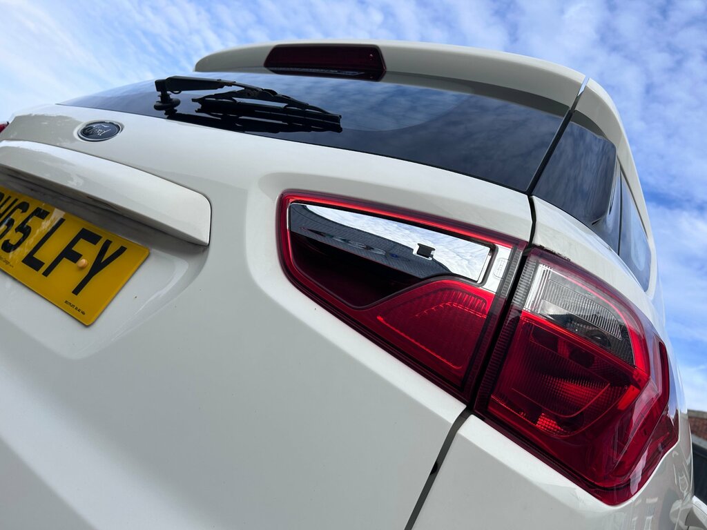 Ford Ecosport 1.5 Tdci Titanium Suv 2Wd Euro 6 White #2