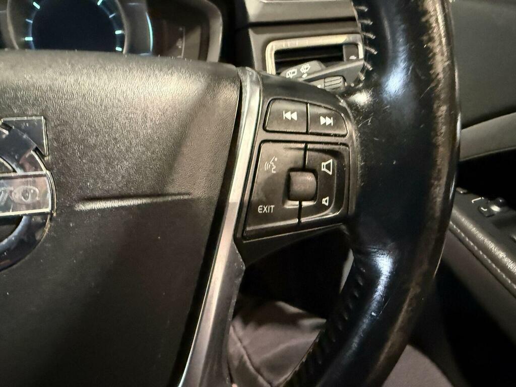Volvo XC70 Se Lux White #42