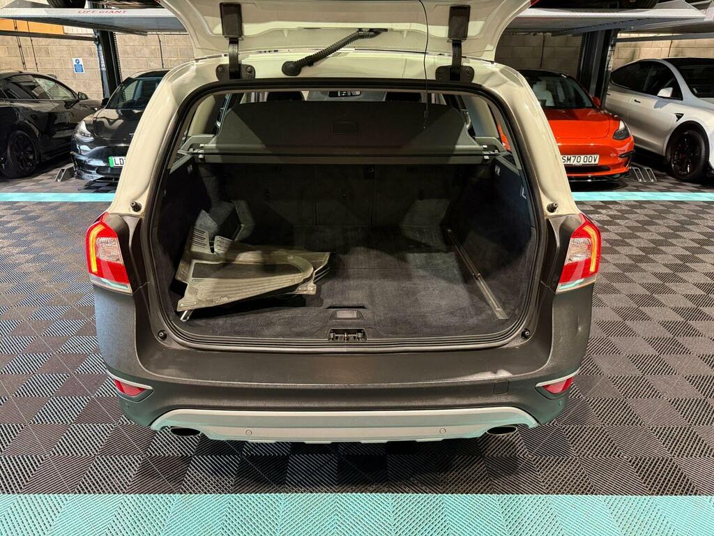 Volvo XC70 Se Lux White #27