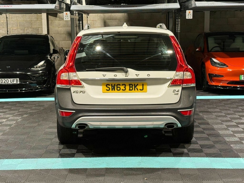 Volvo XC70 Se Lux White #47