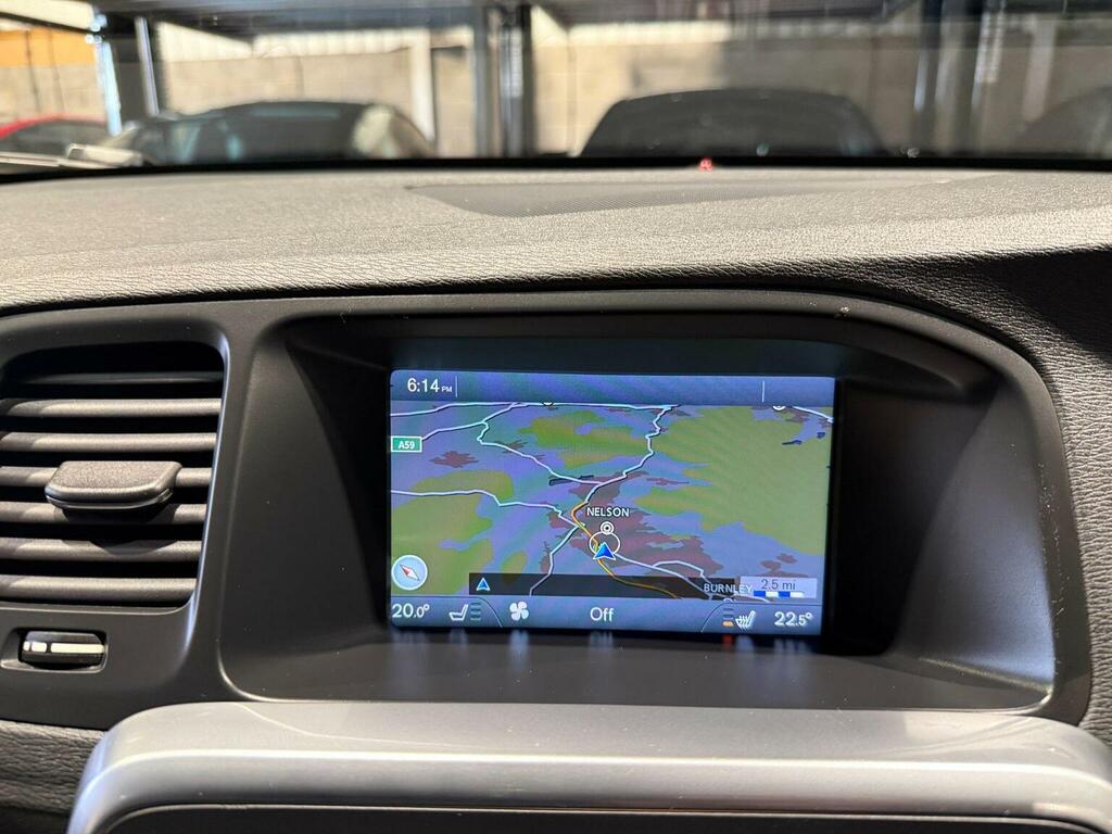Volvo V60 D3 Se Lux 5D-beige White #47