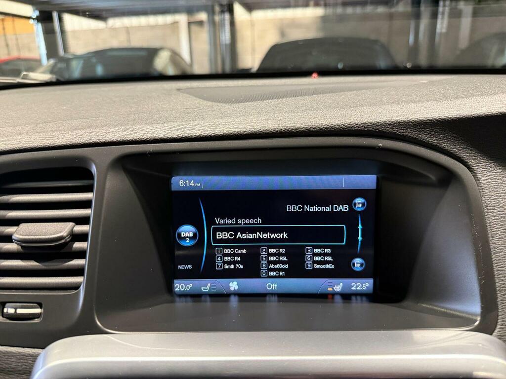 Volvo V60 D3 Se Lux 5D-beige White #44