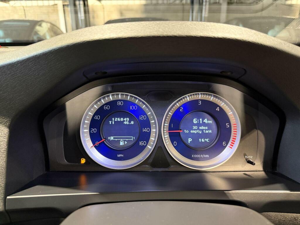 Volvo V60 D3 Se Lux 5D-beige White #39