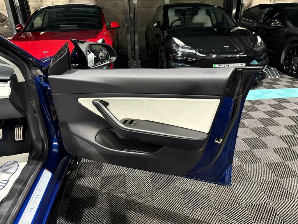 Tesla Model 3 Standard Range Plus Saloon Rwd Black #36