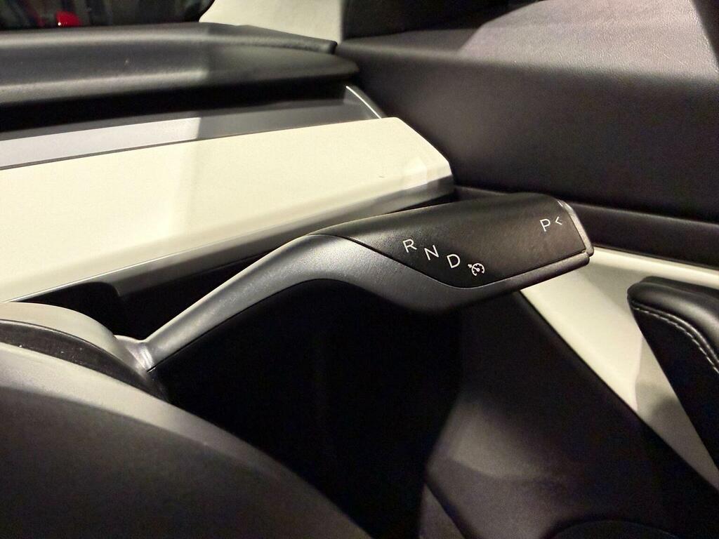 Tesla Model 3 Standard Range Plus Saloon Rwd Black #33