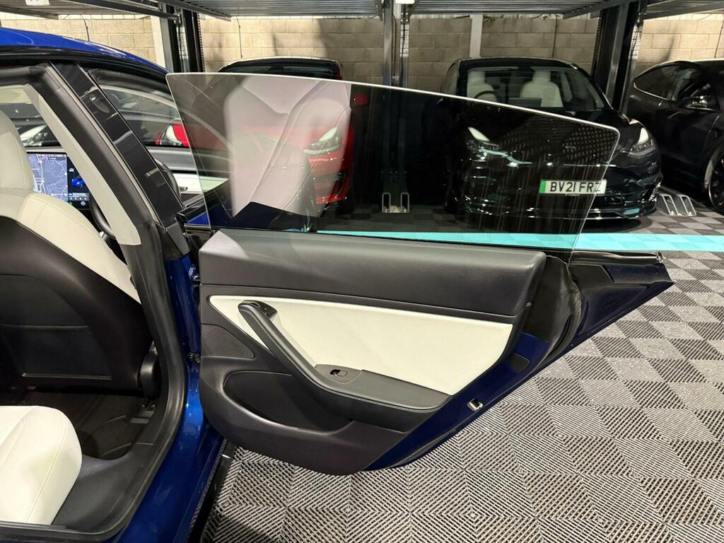 Tesla Model 3 Standard Range Plus Saloon Rwd Black #37