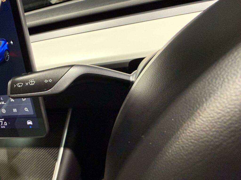 Tesla Model 3 Standard Range Plus Saloon Rwd Black #32