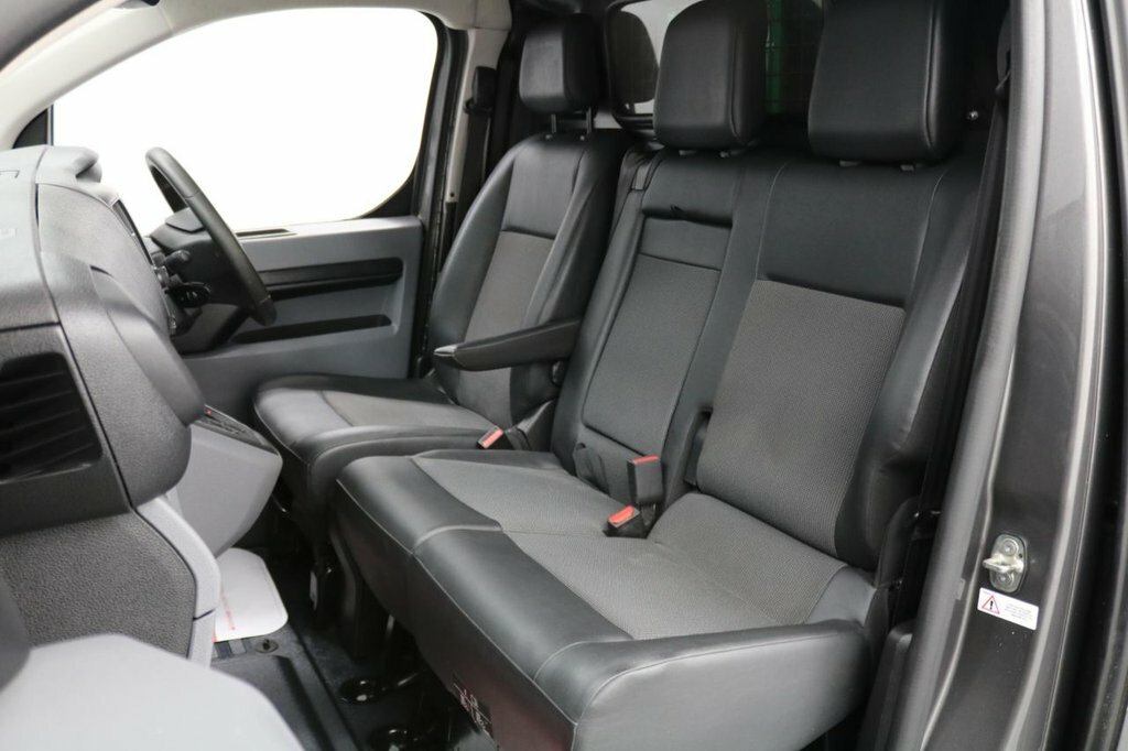 Toyota PROACE D Active White #16