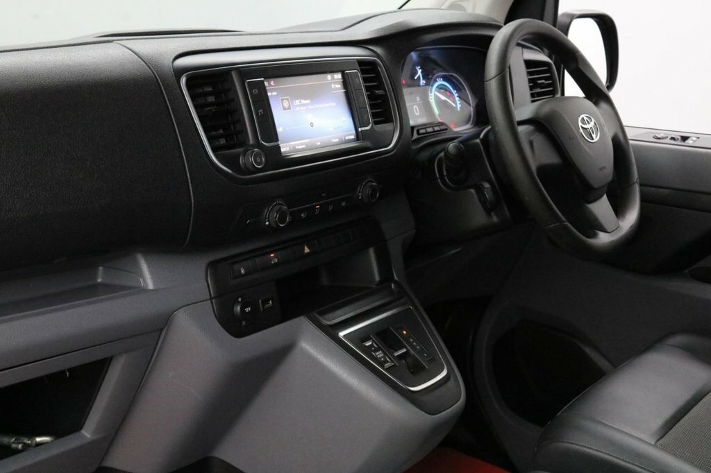 Toyota PROACE D Active White #27