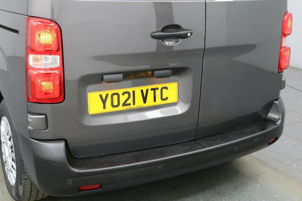 Toyota PROACE Panel Van 2.0D Design Medium Panel Van Mwb Euro 6 Grey #18
