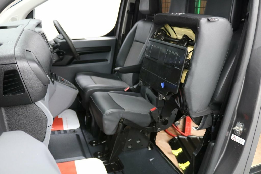 Toyota PROACE D Active White #18