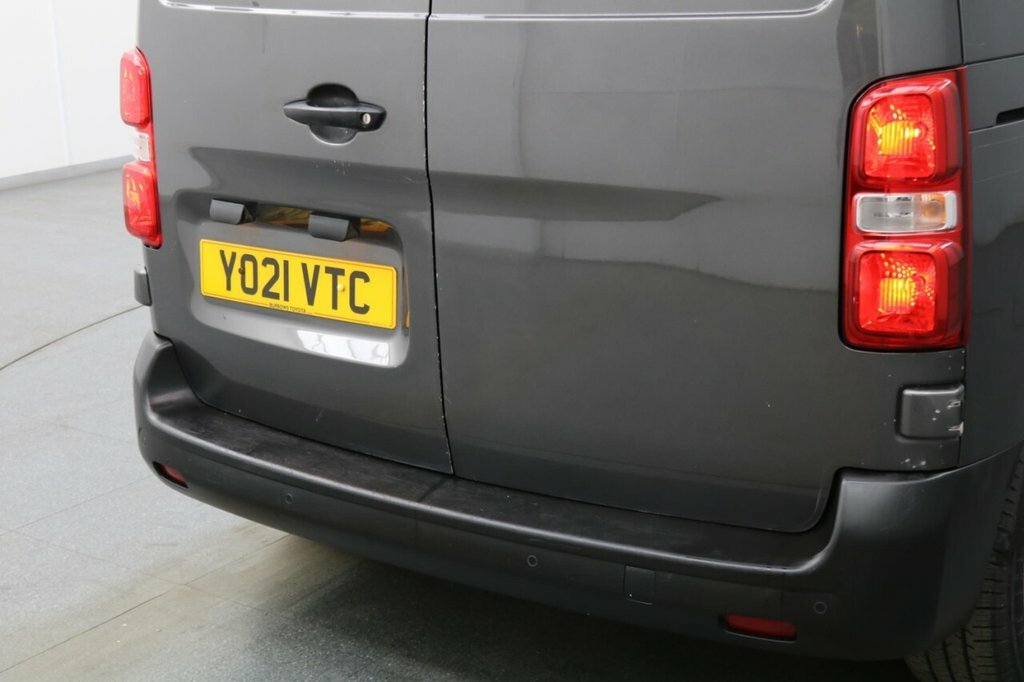 Toyota PROACE Panel Van 2.0D Design Medium Panel Van Mwb Euro 6 Grey #19