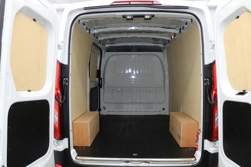 Maxus Deliver 9 2L Lux White #15