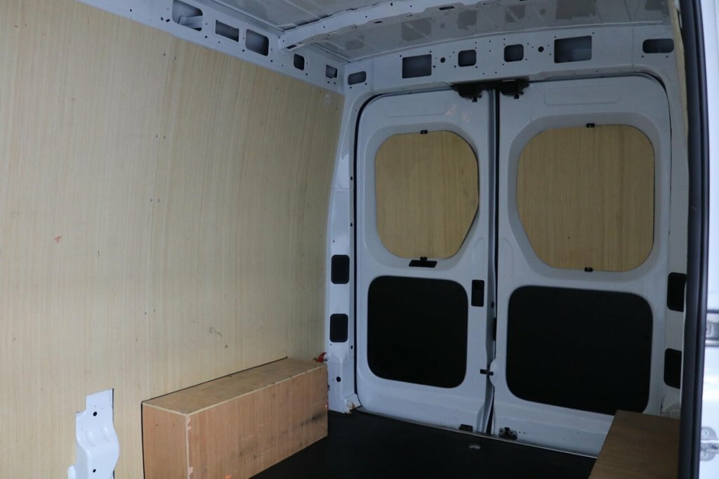 Maxus Deliver 9 2L Lux White #13