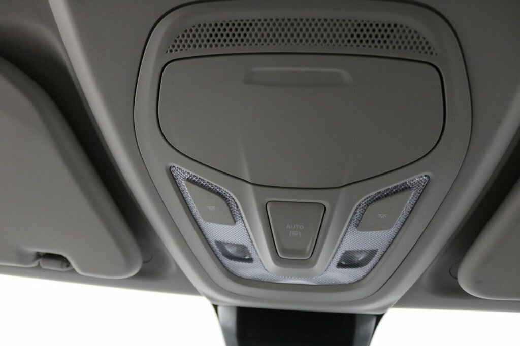Maxus Deliver 9 2L Lux White #25