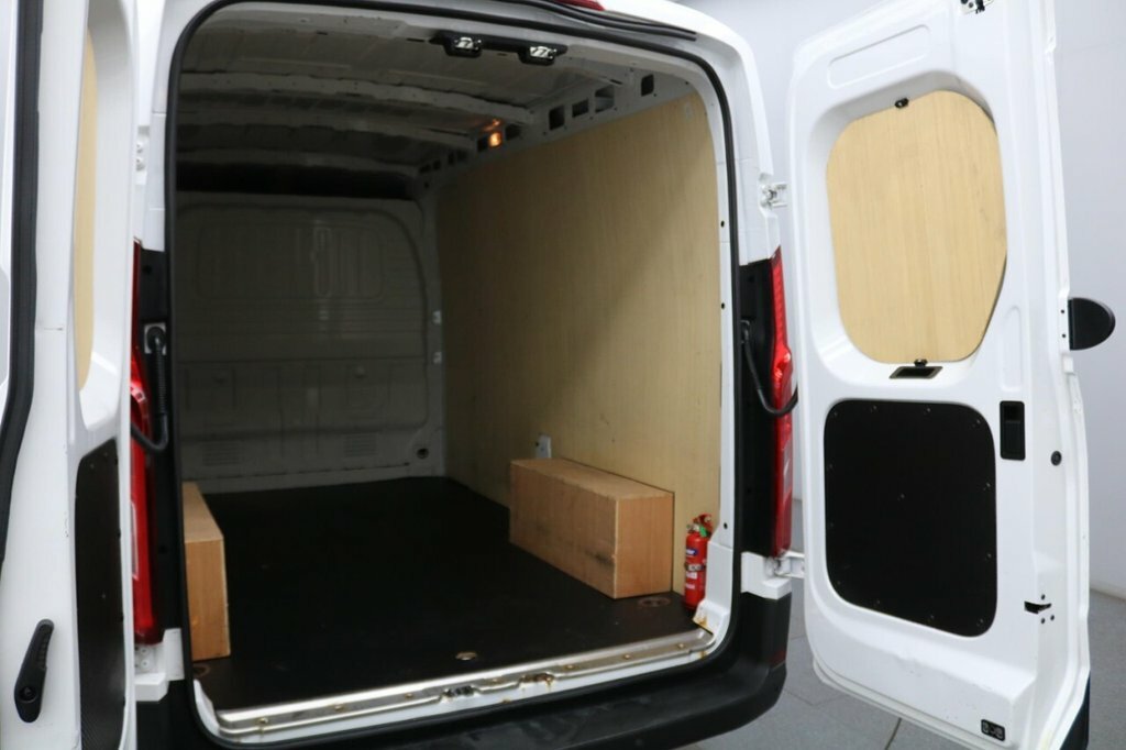 Maxus Deliver 9 2L Lux White #16