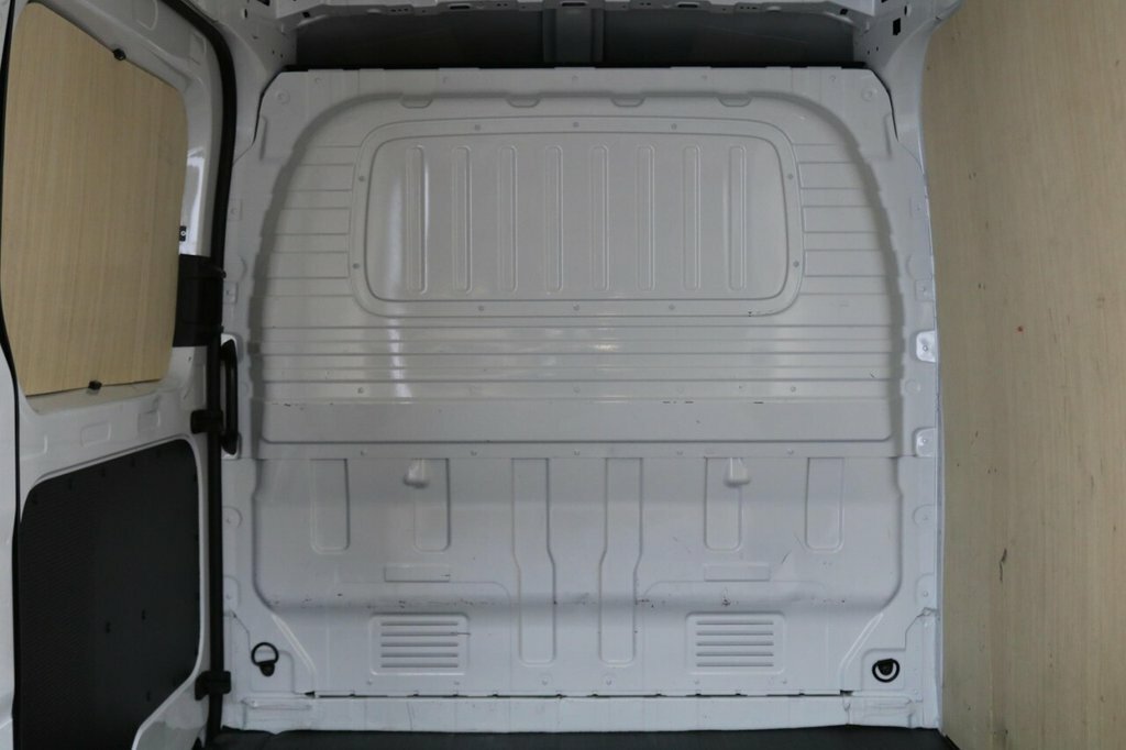 Maxus Deliver 9 2L Lux White #12