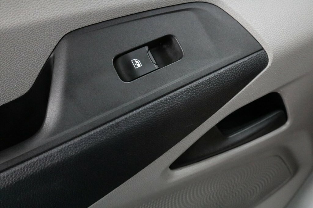 Maxus Deliver 9 2L Lux White #41