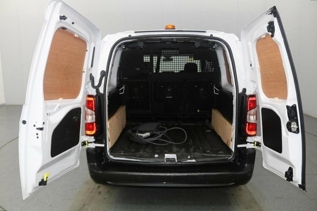 Peugeot E-Partner 800 Professional Premium White #10