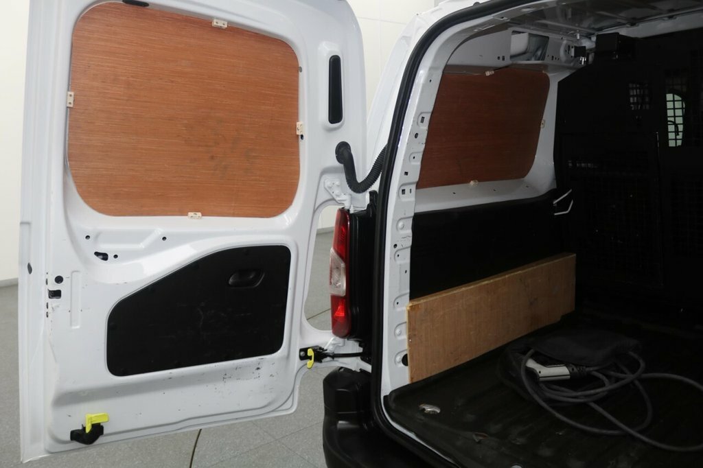 Peugeot E-Partner 800 Professional Premium White #11