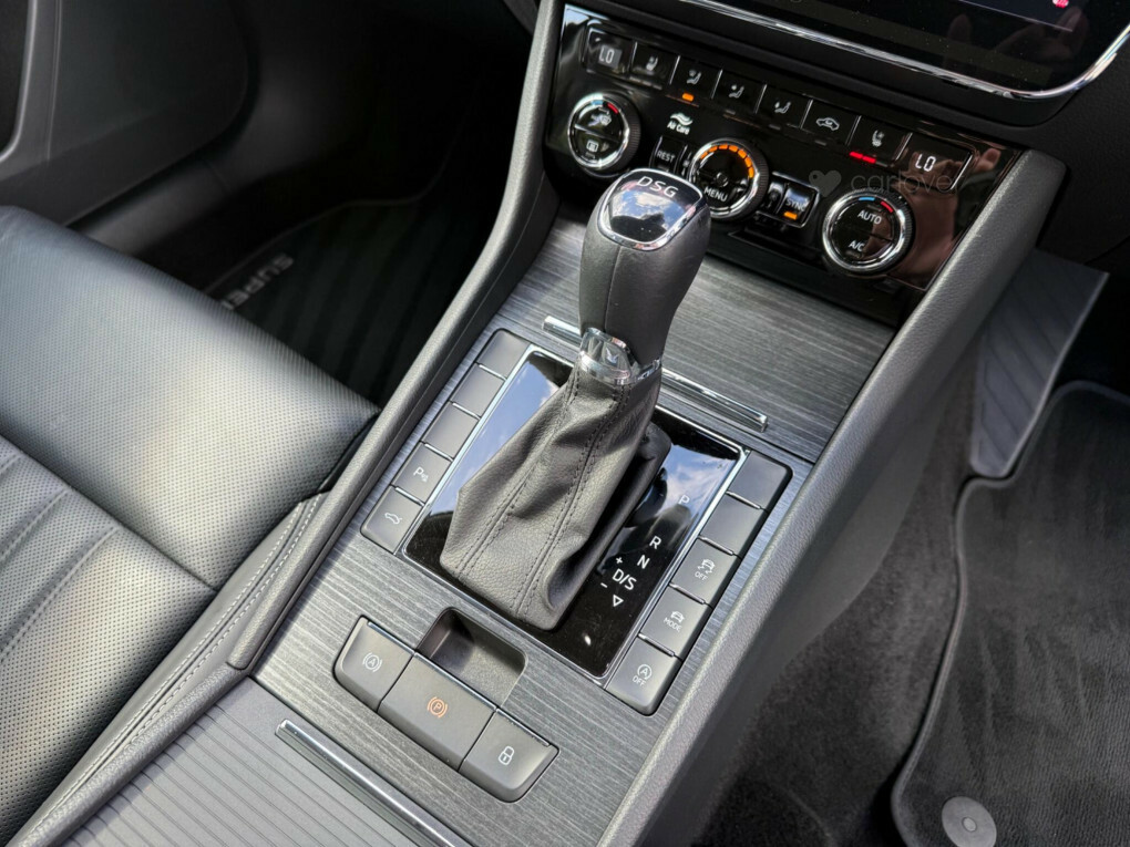 Skoda Superb Se Technology Black #87