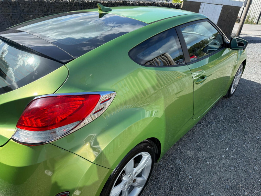 Hyundai Veloster Silver #7
