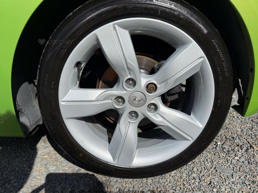 Hyundai Veloster Silver #35