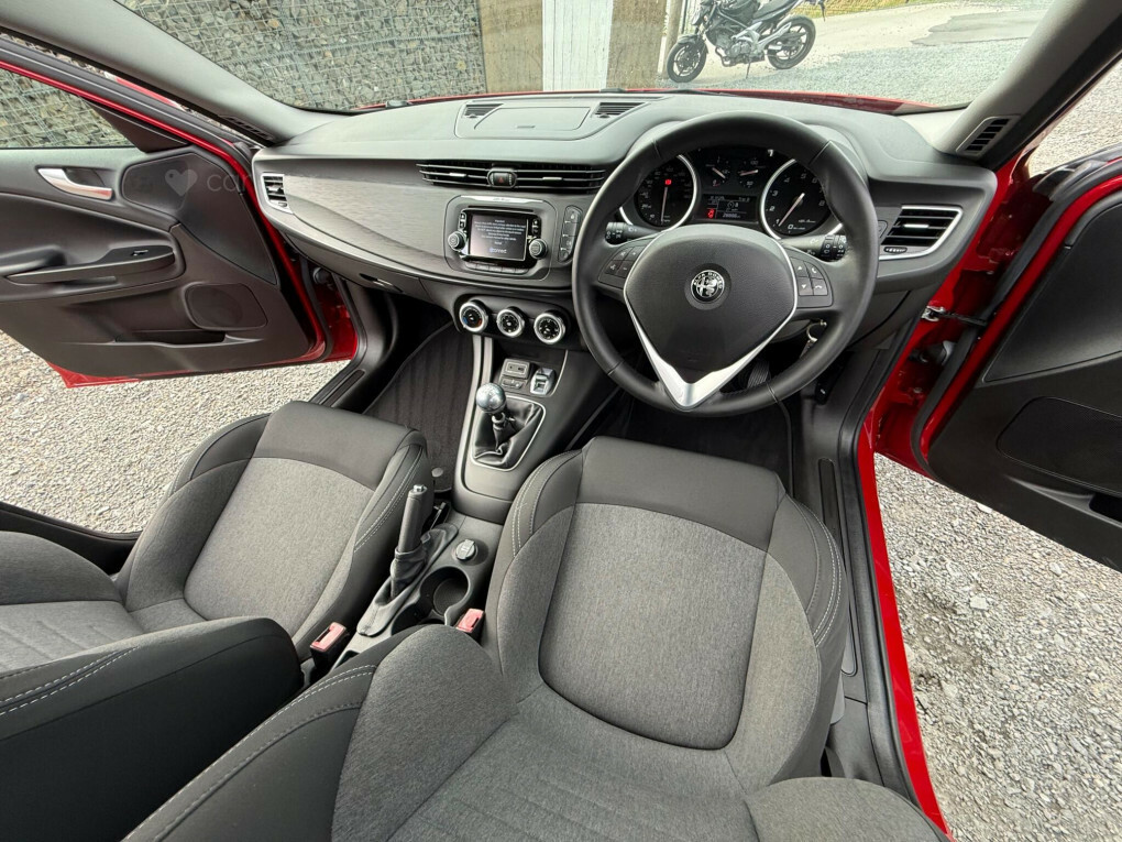 Alfa Romeo Giulietta 1.4 Tb Red #47
