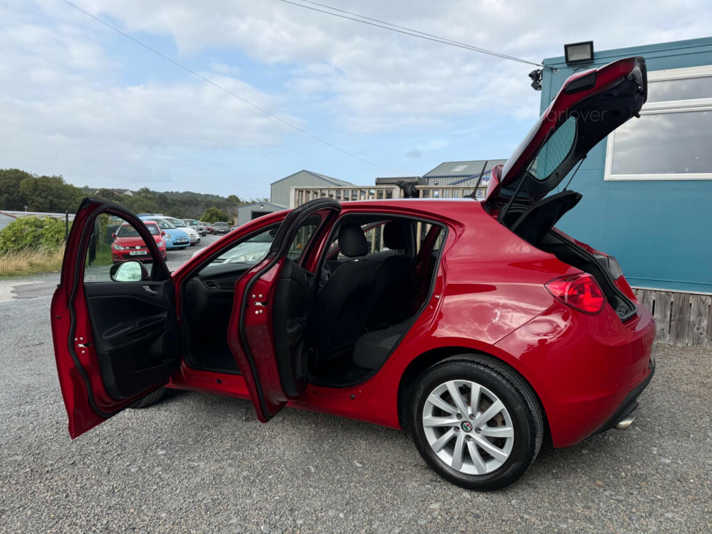 Alfa Romeo Giulietta 1.4 Tb Red #42