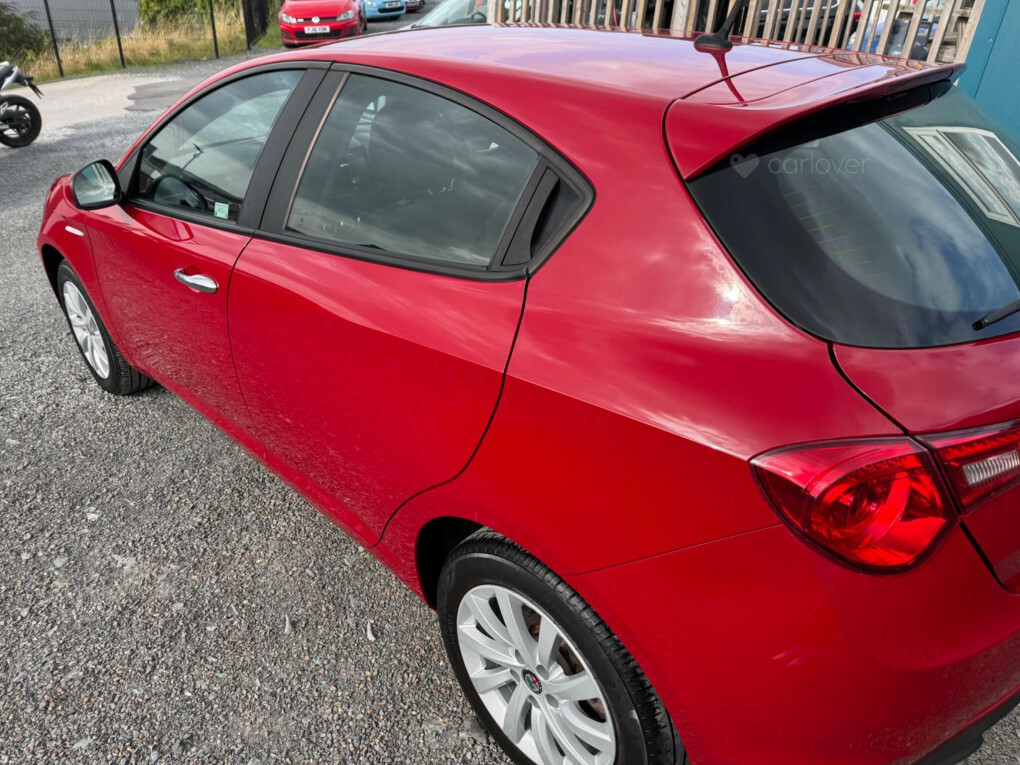Alfa Romeo Giulietta 1.4 Tb Red #23