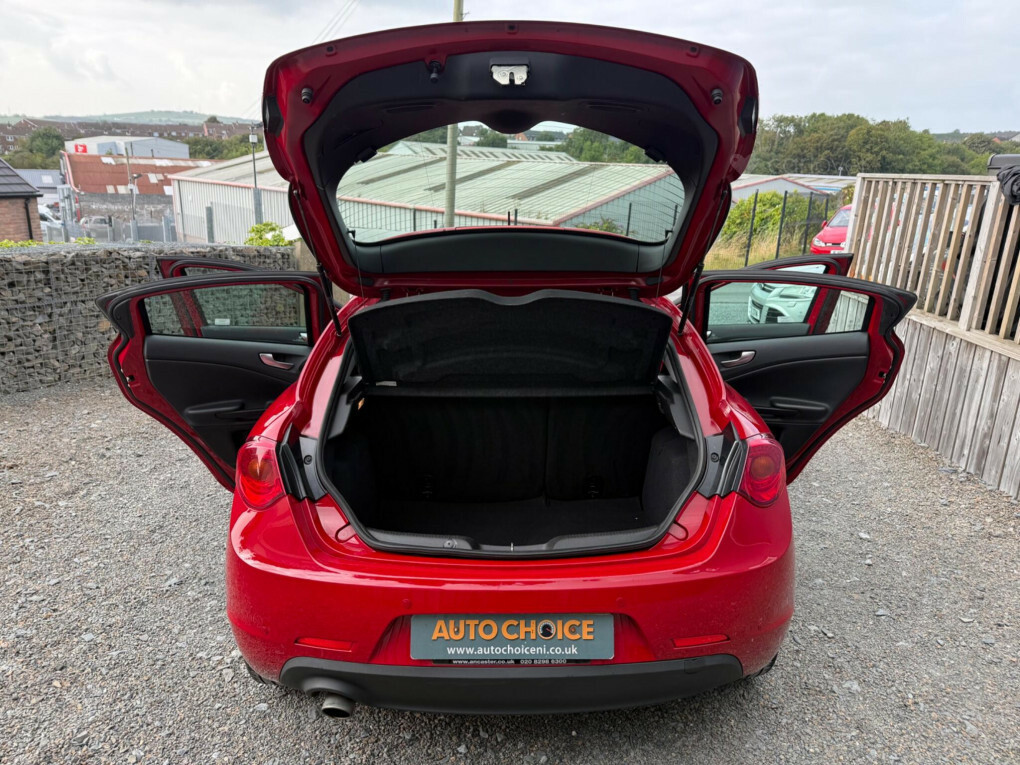 Alfa Romeo Giulietta 1.4 Tb Red #63