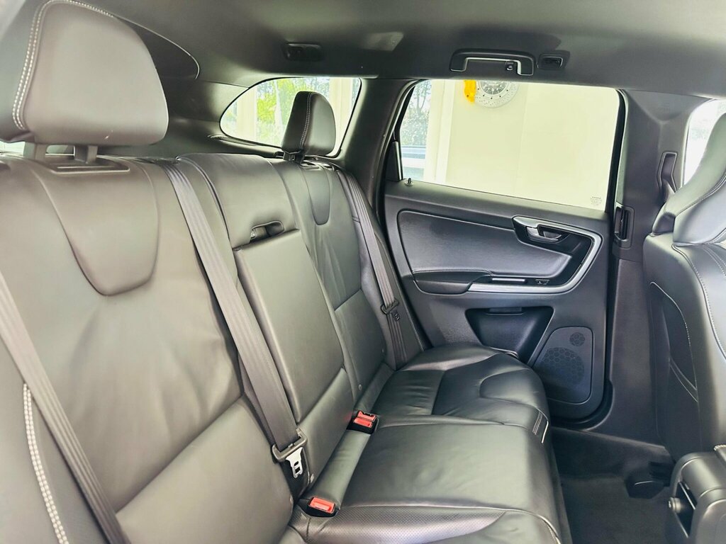 Volvo XC60 4X4 2.4 Silver #33