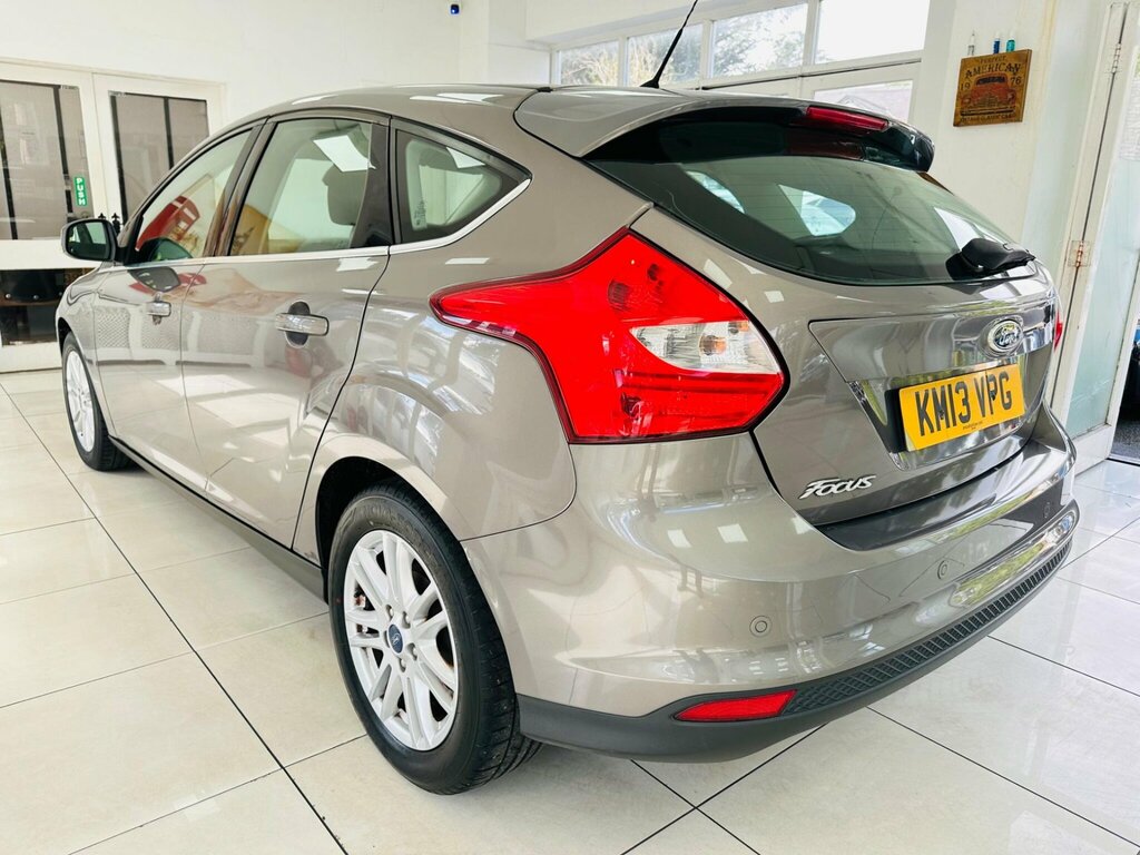 Ford Focus Hatchback 2.0T Ecoboost St-2 Euro 5 Ss 201 Black #24