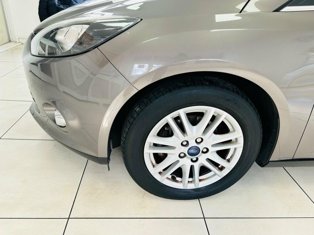 Ford Focus Hatchback 2.0T Ecoboost St-2 Euro 5 Ss 201 Black #9