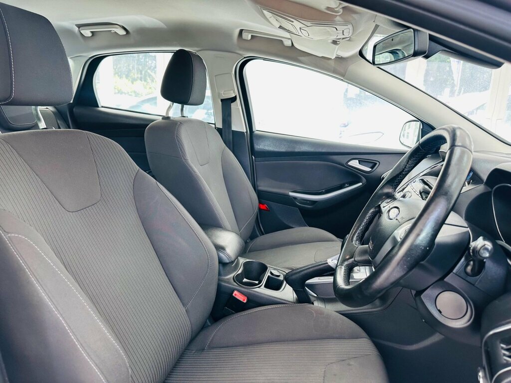 Ford Focus Hatchback 2.0T Ecoboost St-2 Euro 5 Ss 201 Black #21