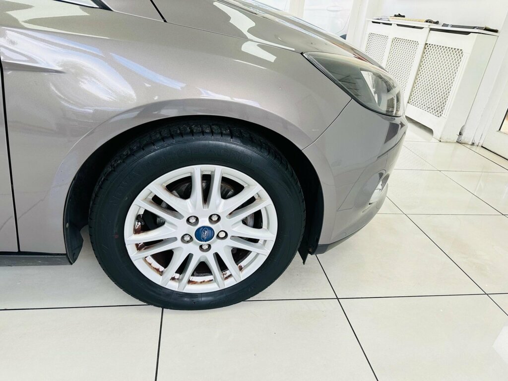 Ford Focus Hatchback 2.0T Ecoboost St-2 Euro 5 Ss 201 Black #12