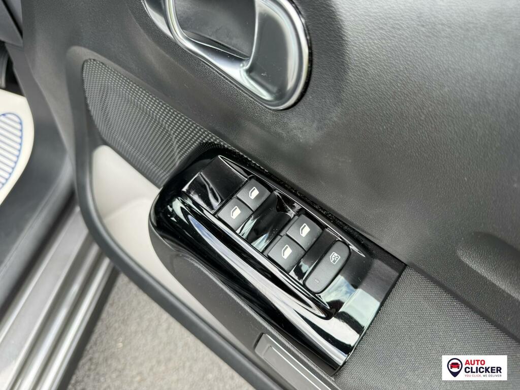 Citroen C3 1.2 Puretech 110 Plus Eat6 White #29