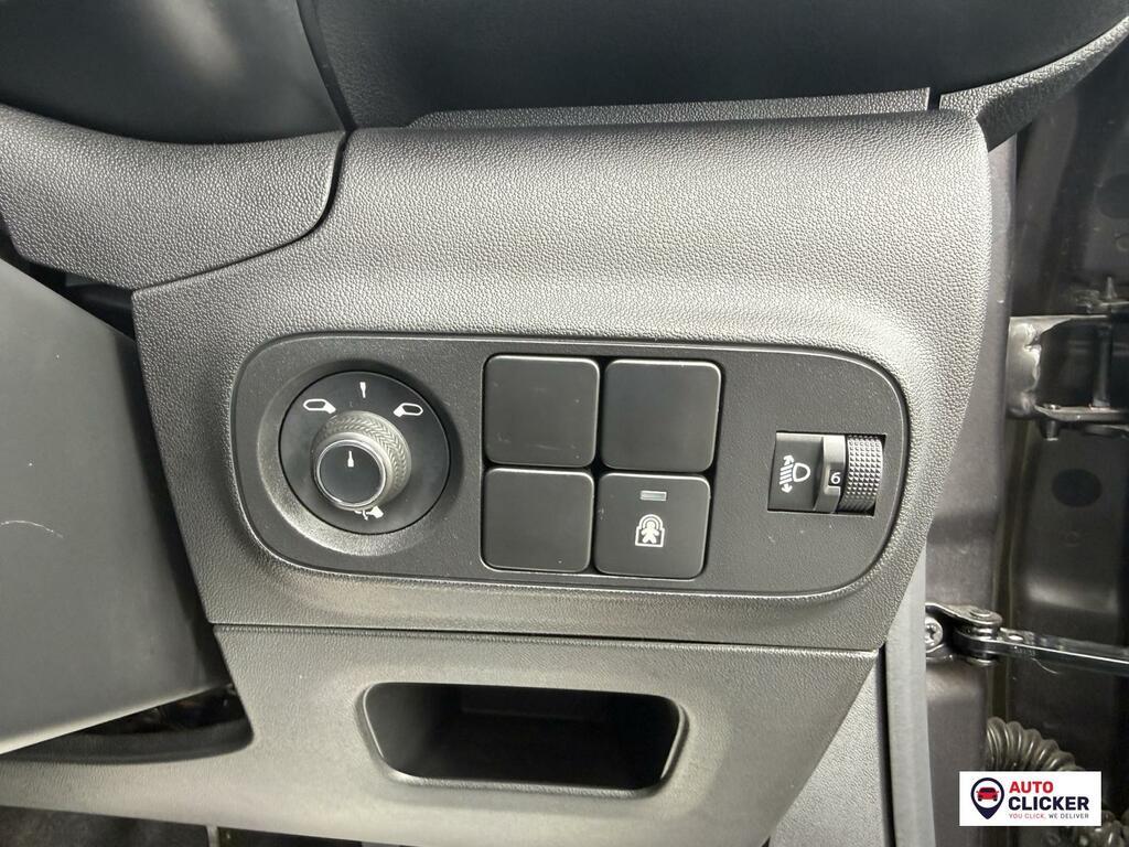 Citroen C3 1.2 Puretech 110 Plus Eat6 White #28