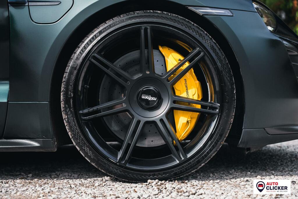 Porsche Taycan Performance Plus 93.4Kwh Turbo S Saloon Electr Green #5