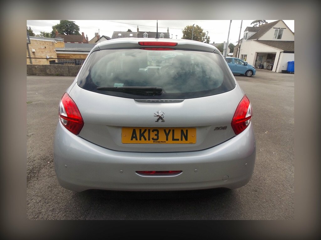 Peugeot 208 1.4 Hdi Active Hatchback Euro 5 Silver #5