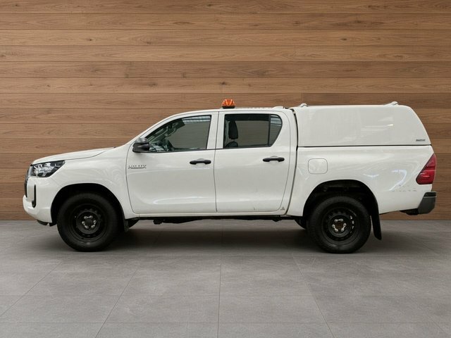 Toyota HILUX D-4d Active Extra Pickup White #2