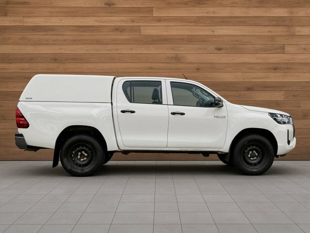 Toyota HILUX D-4d Active Extra Pickup White #4