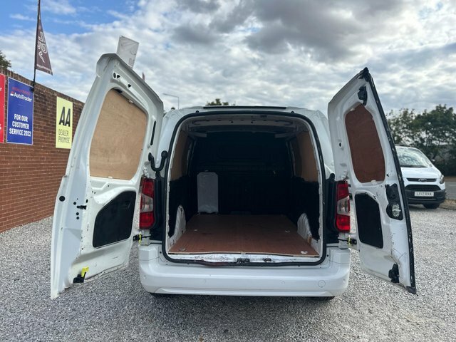 Vauxhall Combo Turbo D 2300 Sportive DY21OKU White #6