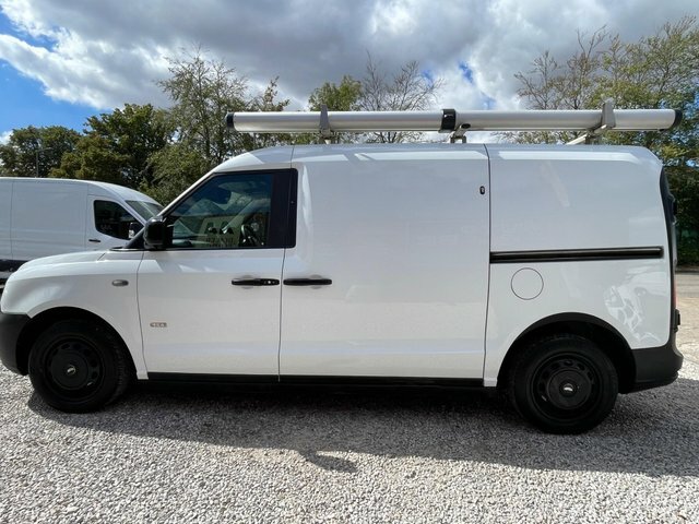 LEVC VN5 City Euro 6 White #5